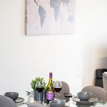 Pluxa Lavish Escape Classy City Centre Apartment